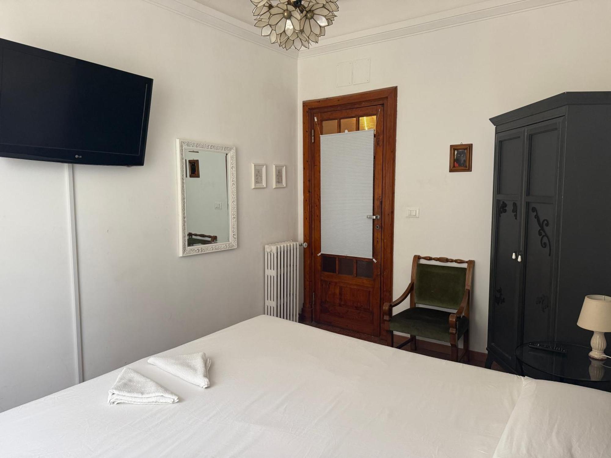 Porto Di Colombo - Affittacamere Vicino Spiaggia E Citta Génova Habitación foto